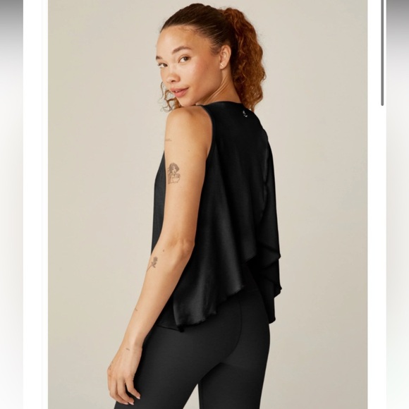 NWT BEYOND YOGA Featherweight Flutter Tank in Darkest Night Size Large - Picture 1 of 12